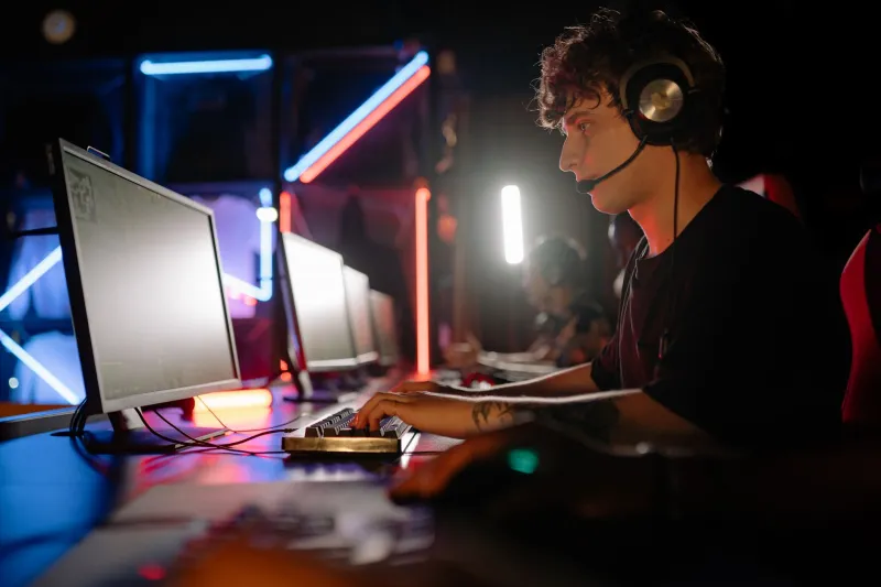 Stop Blaming Yourself After Every Loss: The VOD Review Method Pros Actually Use to Climb